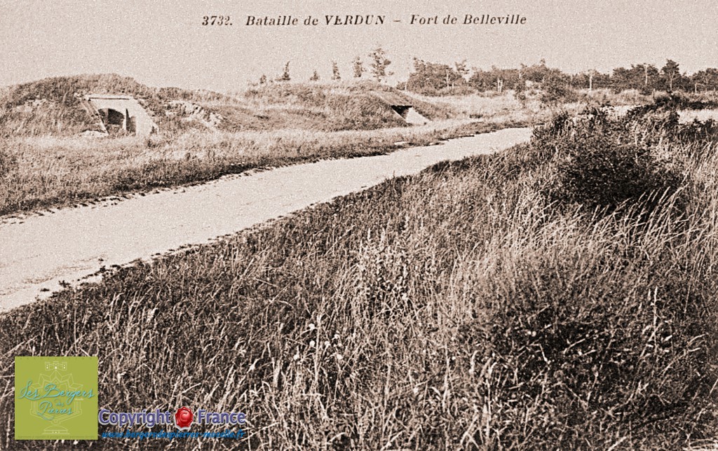 CPA - Fort de Belleville - Batterie 7-2 du saiillant 1.
©Asso Les Bergers des Pierres-Moselle
Taille du fichier : 1 MB